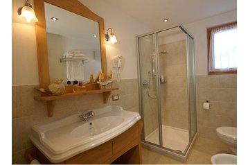 Italia Privát San Cassiano, Exteriorul